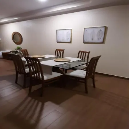 Ocean Breeze Апартаменты